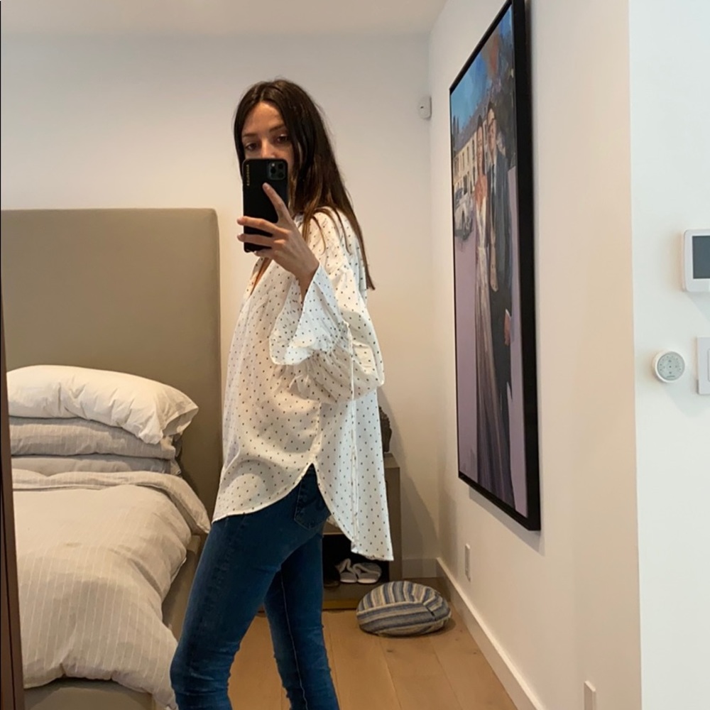 H&M shirt. - Picture 9 of 10